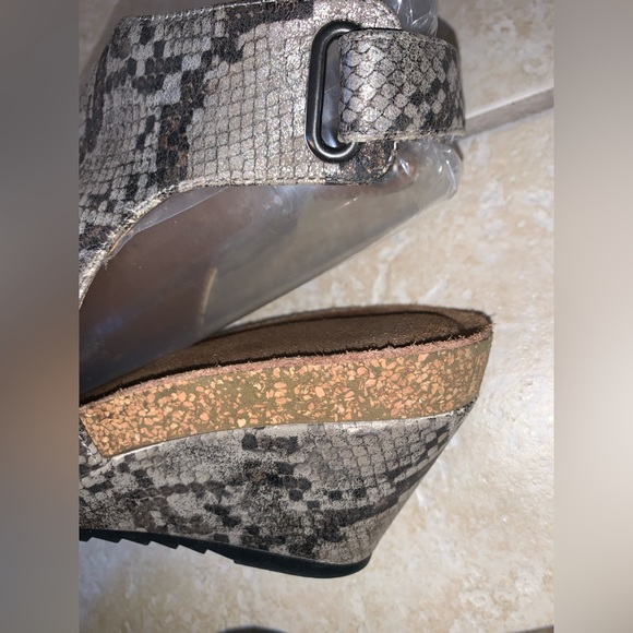 Boutique by CORKYS faux snakeskin calypso peep toe wedges women’s shoes size 6 - Picture 5 of 10